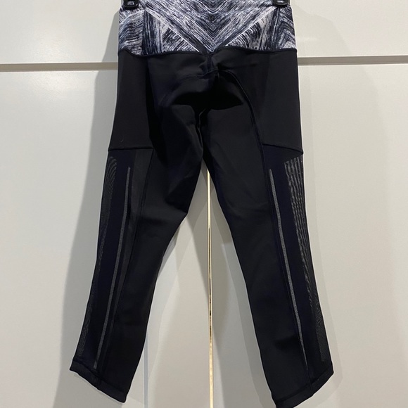 Lululemon crop - Picture 2 of 5